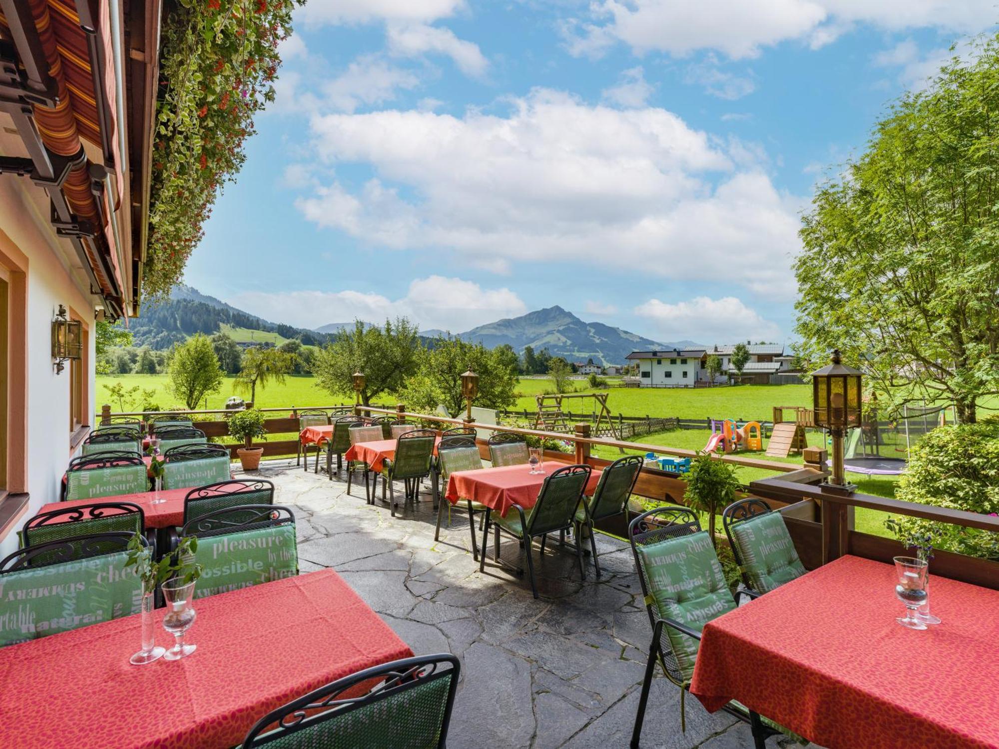 Hotel Neuwirt Kirchdorf in Tirol Eksteriør billede