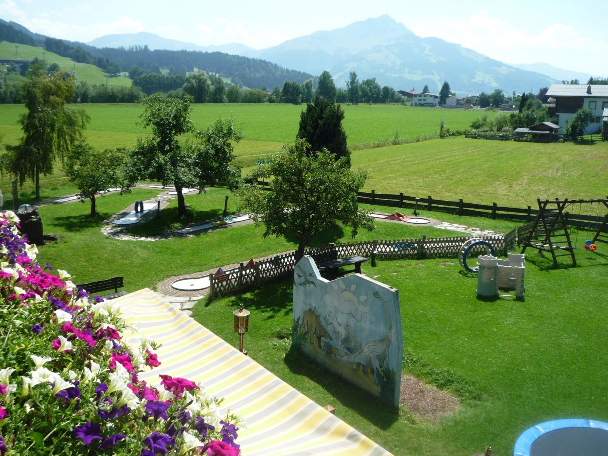 Hotel Neuwirt Kirchdorf in Tirol Eksteriør billede