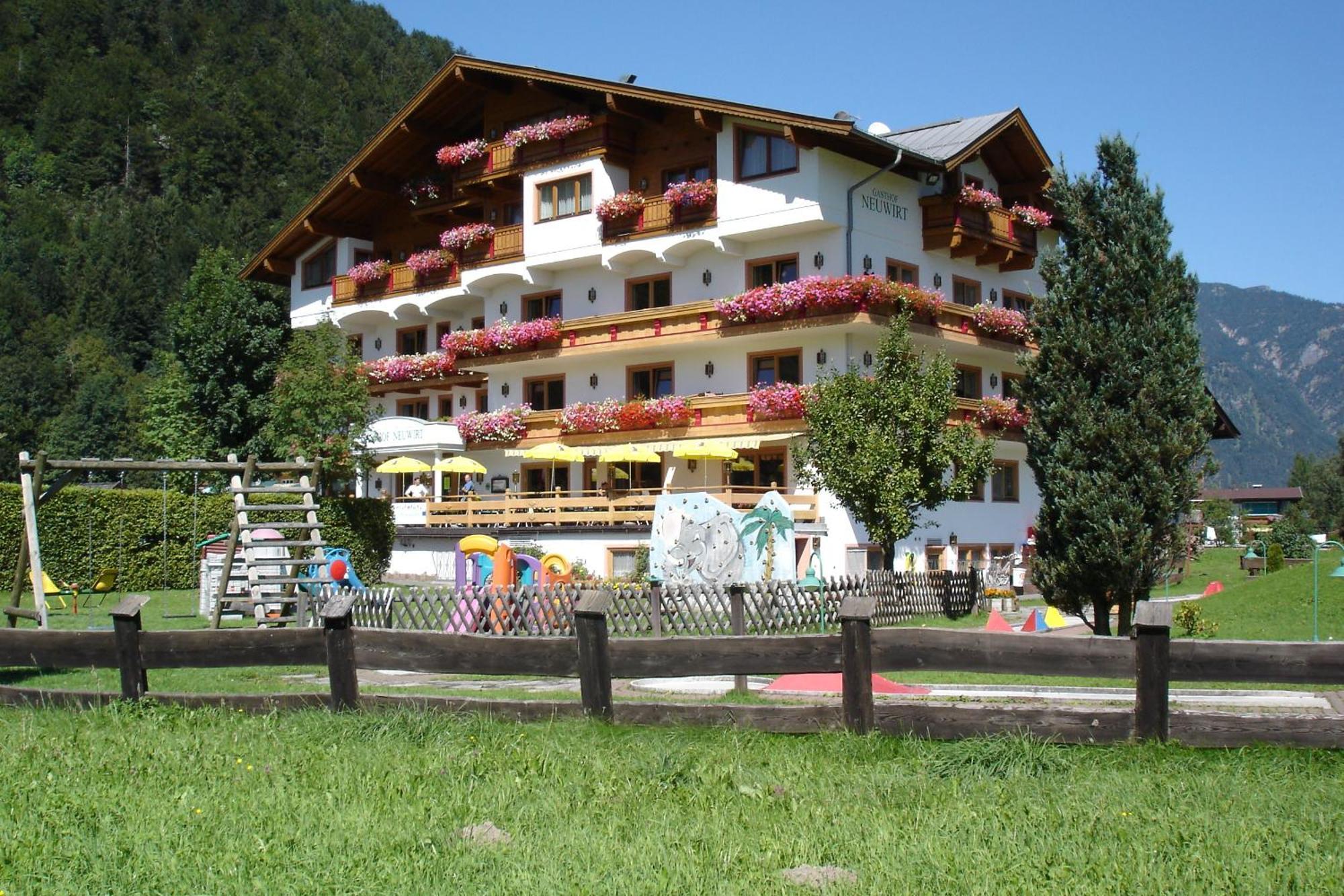 Hotel Neuwirt Kirchdorf in Tirol Eksteriør billede